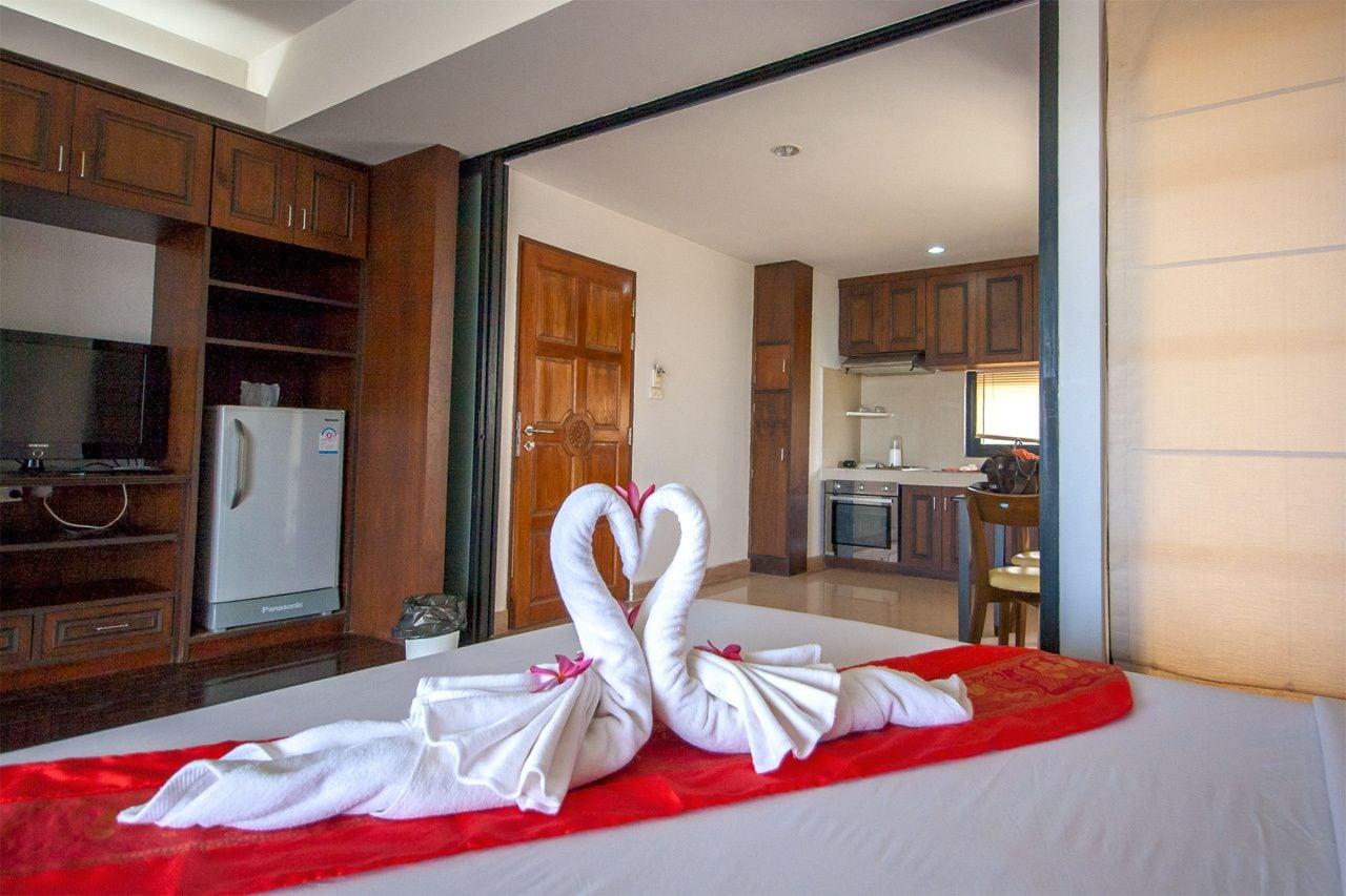 Chaweng Lakeview Condotel Koh Samui Exterior photo
